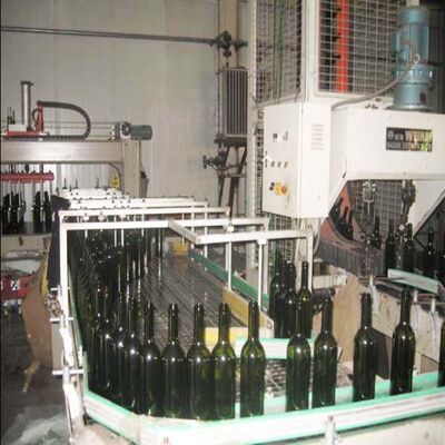 يشتري خط تصنيع الزجاجات الصناعية 150TPD مع آلة تشكيل الزجاج 380 فولت تصنيع عبر الإنترنت